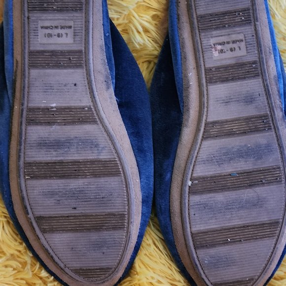 Wendy Williams Penguin Faux Fur Blue Slippers - Picture 4 of 4